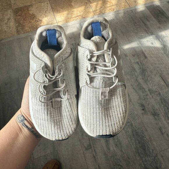 Light Gray Low Top Sneakers with Breathable Fabric and Thick Sole - Picture 2 of 2